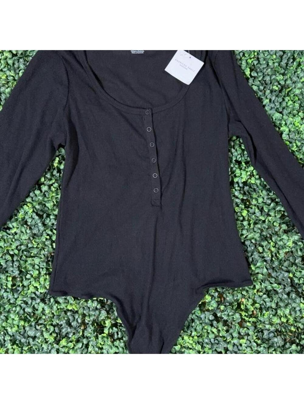 🖤 American Eagle black ribbed long-sleeve bodysuit